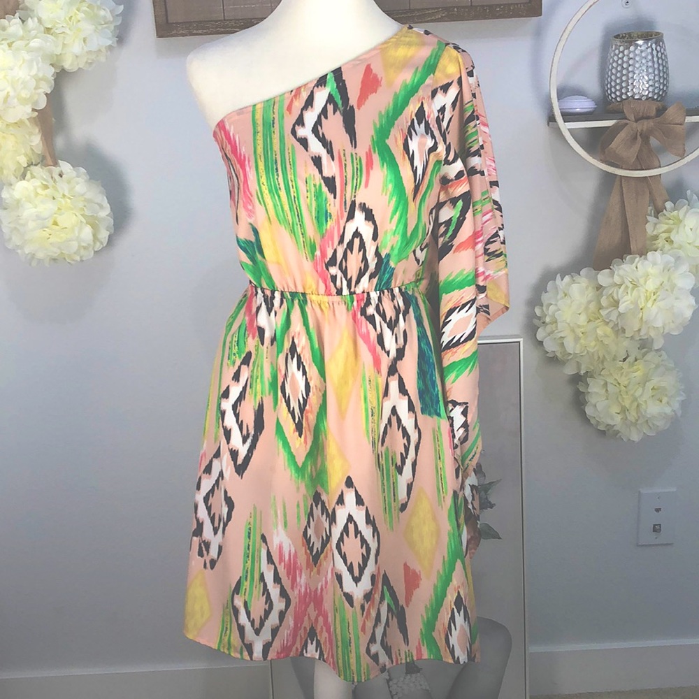 Soprano one shoulder aztec design party dress. Sz XS. EUC